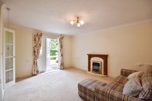 LIVING ROOM- click for photo gallery